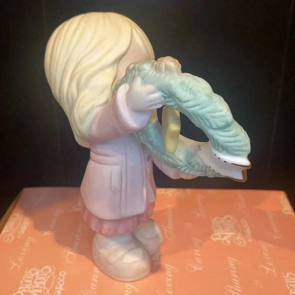 2010 “my hope is you” precious moment! Like new! OPEN TO ALL OFFERS! - Picture 4 of 6